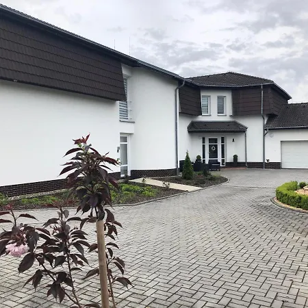 Lomska Vyhlidka Guest house